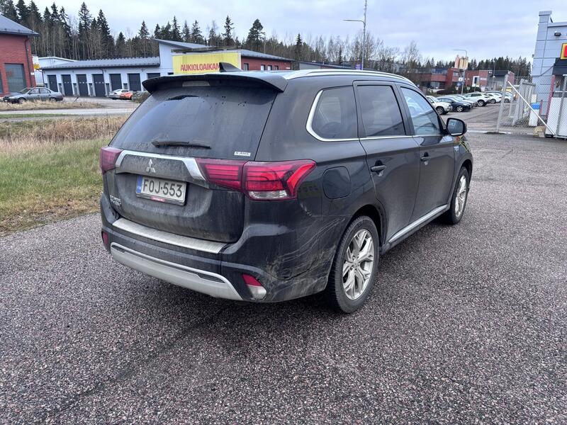 Mitsubishi Outlander PHEV vaihtoauto