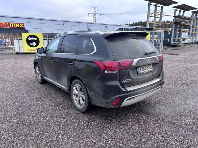 Mitsubishi Outlander PHEV vaihtoauto