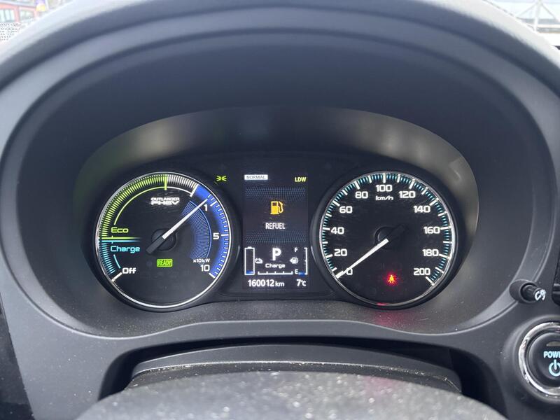 Mitsubishi Outlander PHEV vaihtoauto