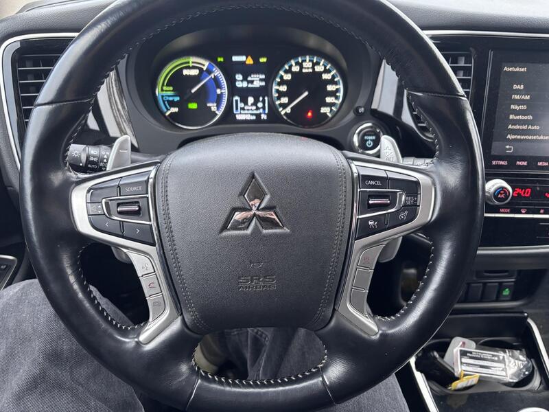 Mitsubishi Outlander PHEV vaihtoauto