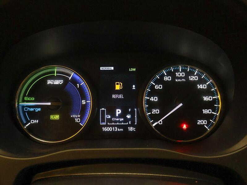 Mitsubishi Outlander PHEV vaihtoauto