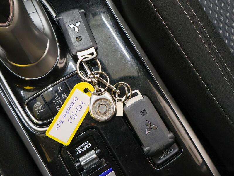 Mitsubishi Outlander PHEV vaihtoauto