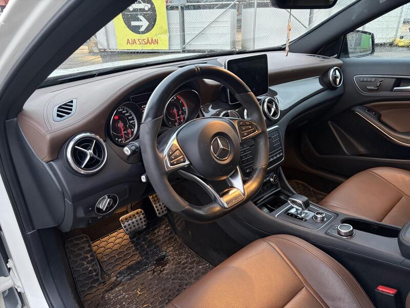 Mercedes-Benz GLA vaihtoauto