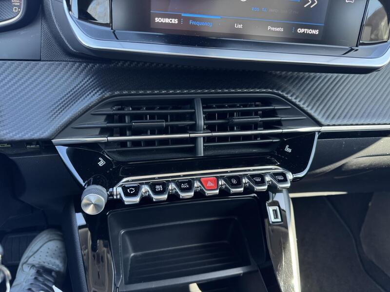 Peugeot 208 vaihtoauto