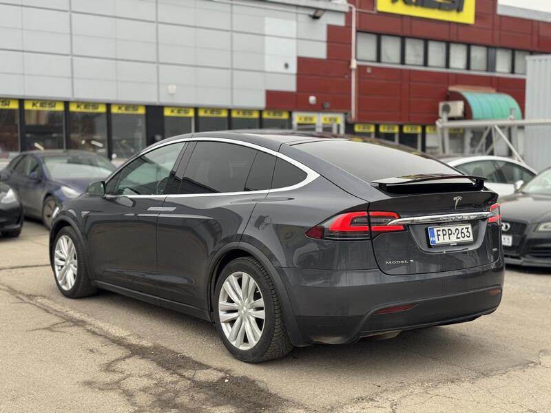 Tesla Model X vaihtoauto