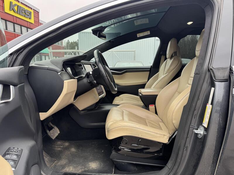 Tesla Model X vaihtoauto