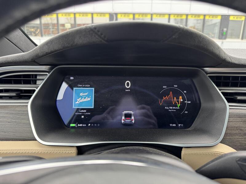 Tesla Model X vaihtoauto