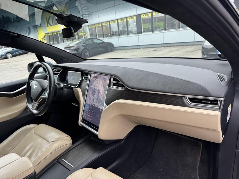 Tesla Model X vaihtoauto