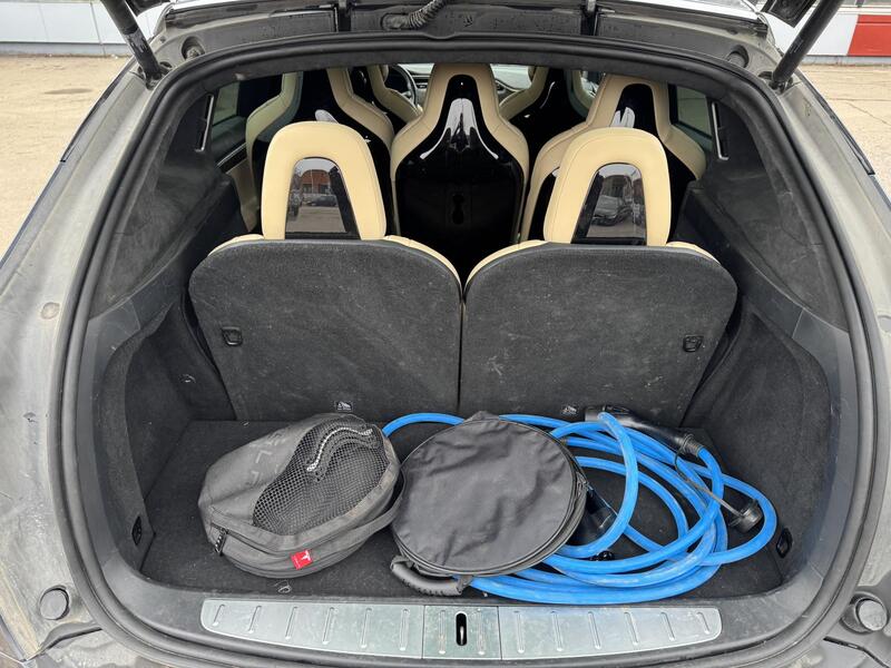 Tesla Model X vaihtoauto