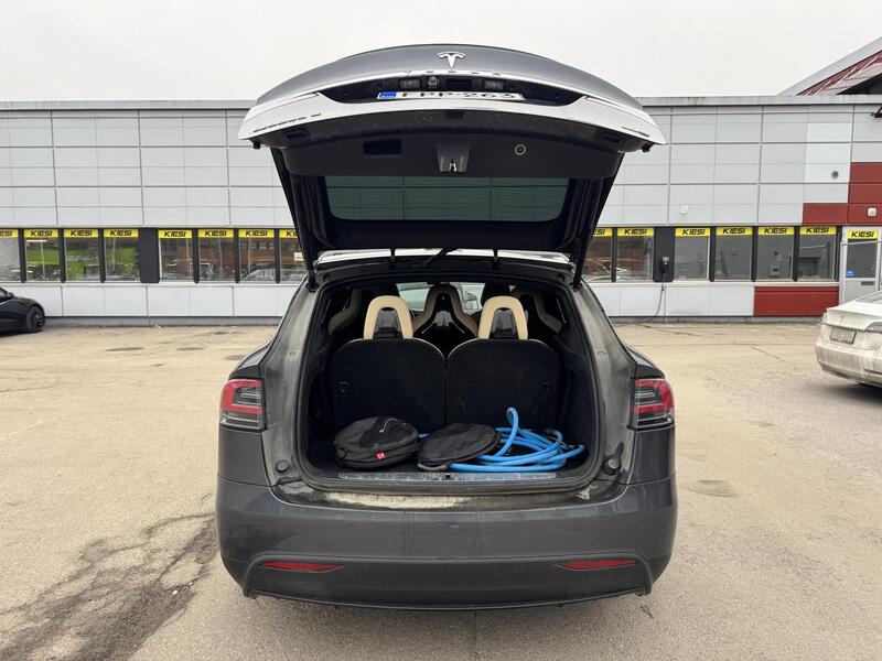 Tesla Model X vaihtoauto