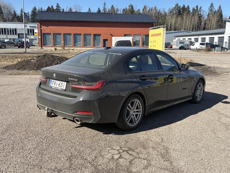 BMW 330 vaihtoauto