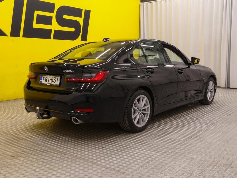 BMW 330 vaihtoauto