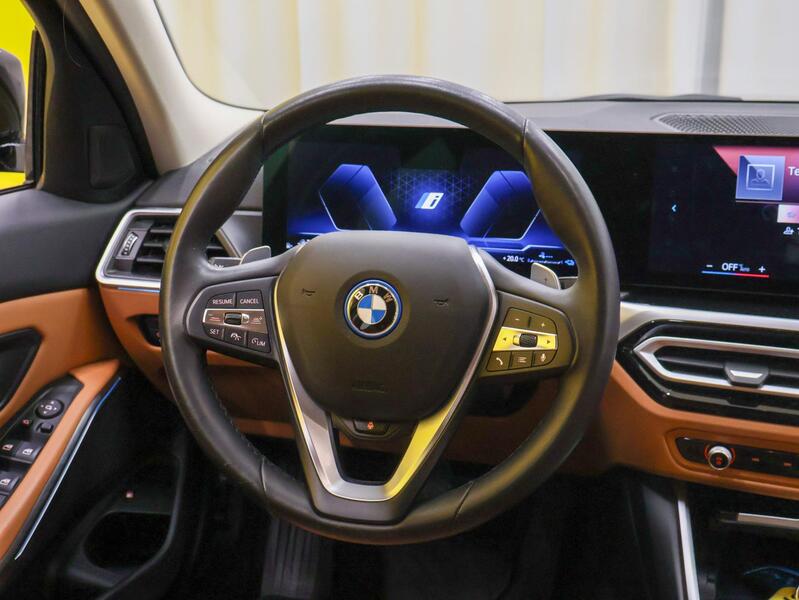 BMW 330 vaihtoauto