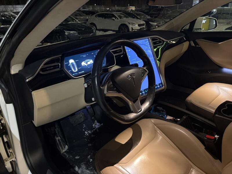 Tesla Model S vaihtoauto