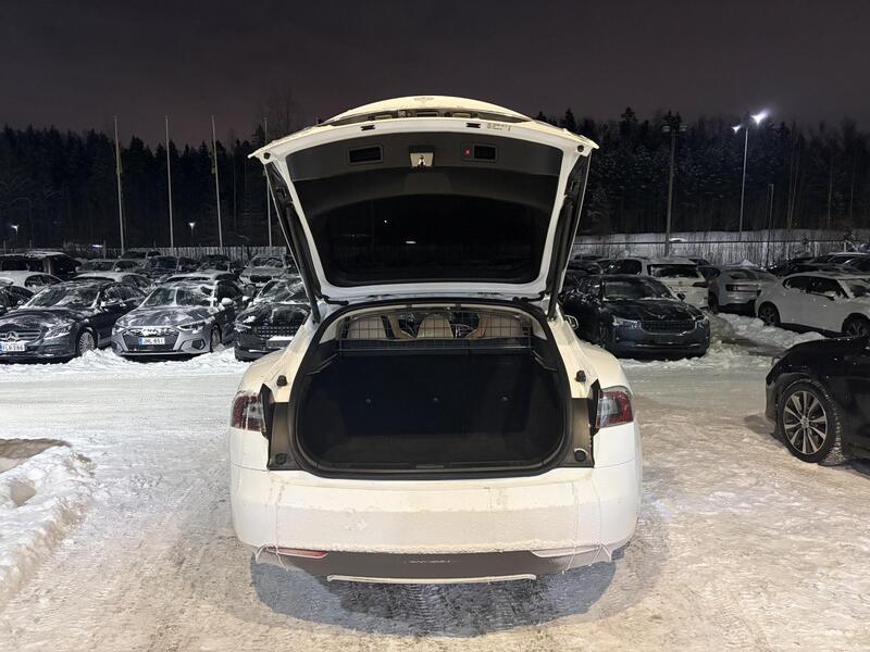 Tesla Model S vaihtoauto