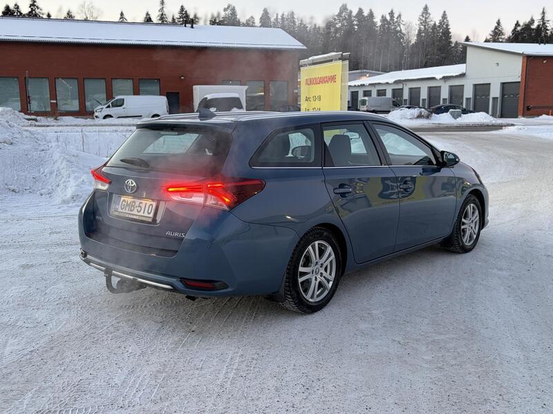 Toyota Auris vaihtoauto