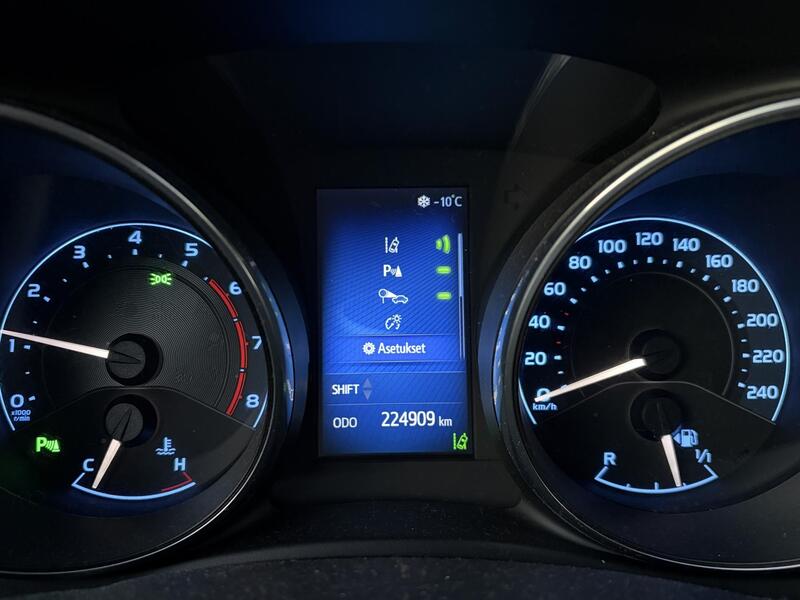 Toyota Auris vaihtoauto