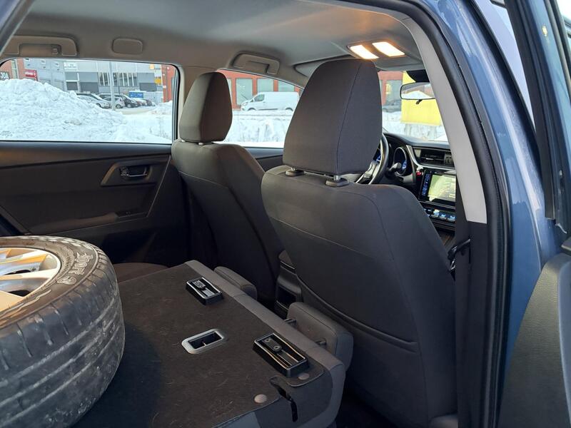 Toyota Auris vaihtoauto