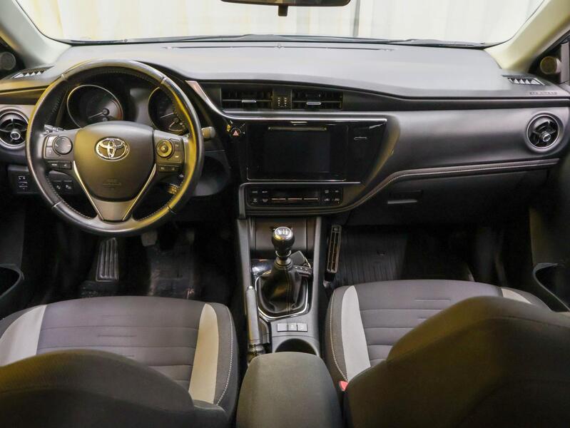 Toyota Auris vaihtoauto