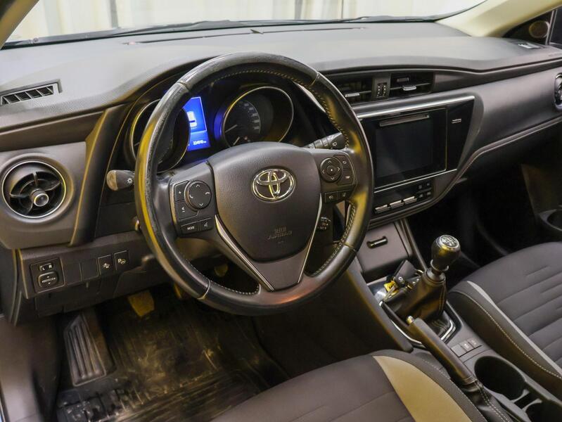Toyota Auris vaihtoauto