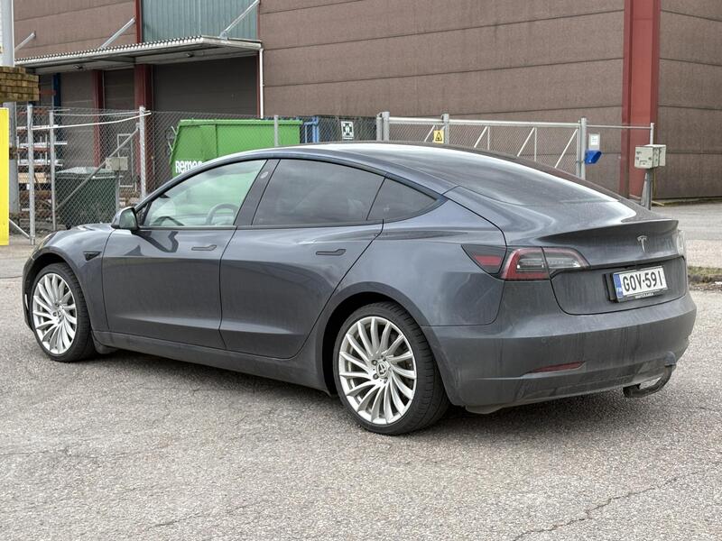 Tesla Model 3 vaihtoauto