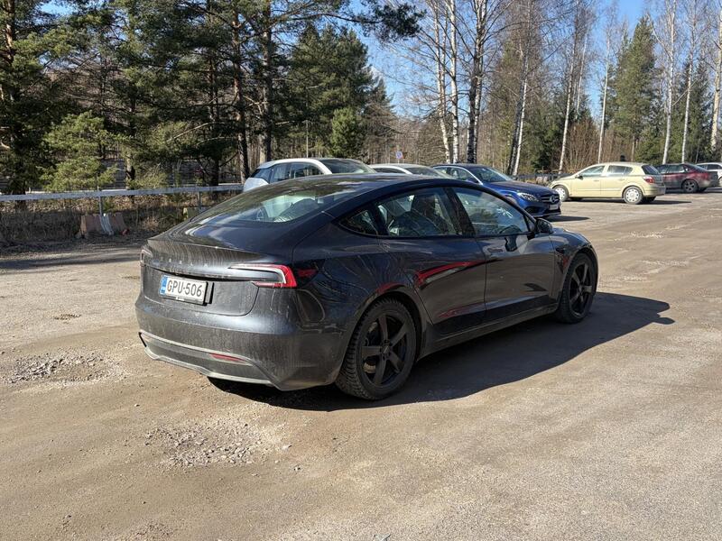 Tesla Model 3 vaihtoauto