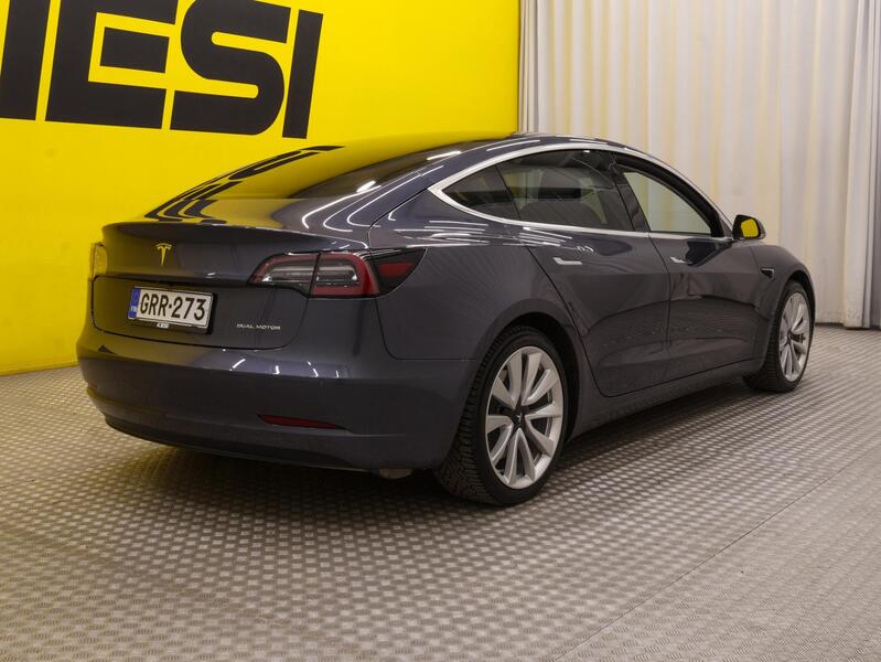 Tesla Model 3 vaihtoauto