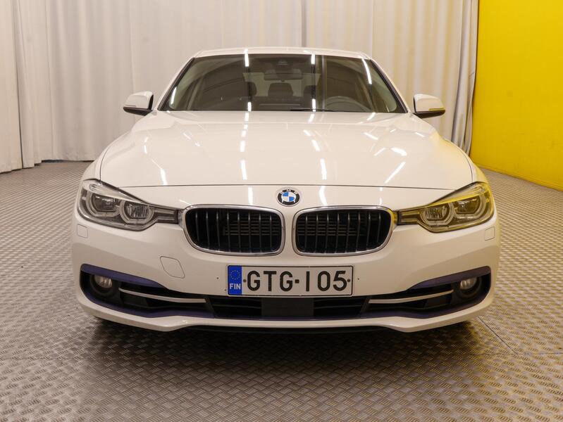 BMW 330 vaihtoauto