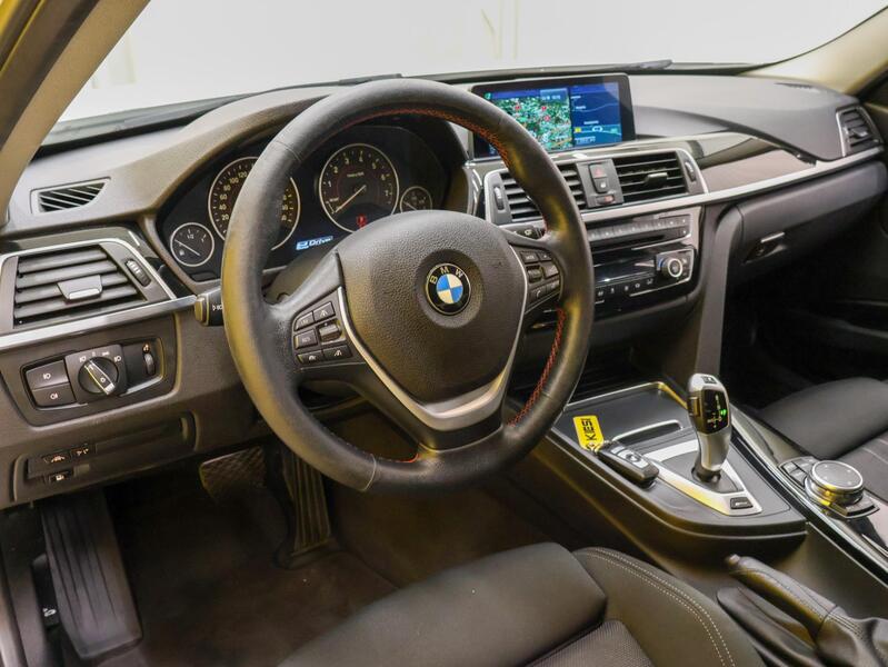 BMW 330 vaihtoauto