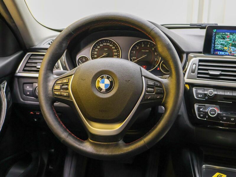 BMW 330 vaihtoauto