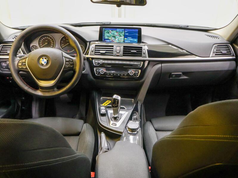 BMW 330 vaihtoauto
