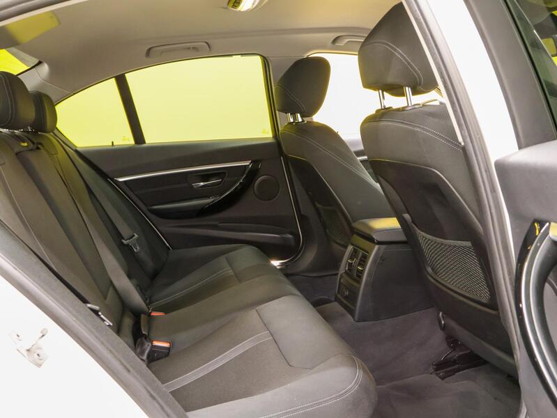 BMW 330 vaihtoauto