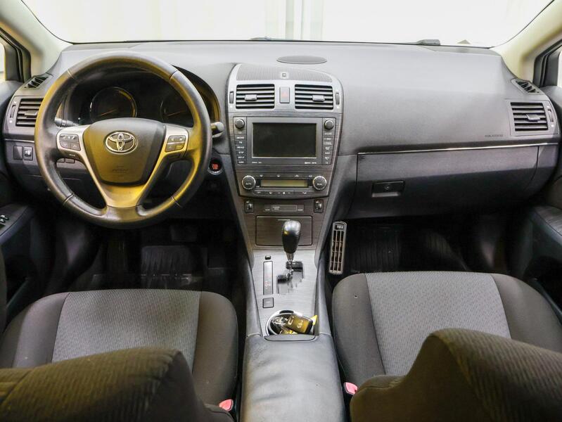 Toyota Avensis vaihtoauto