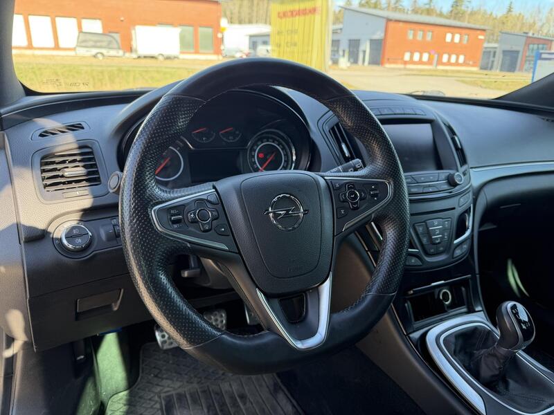 Opel Insignia vaihtoauto