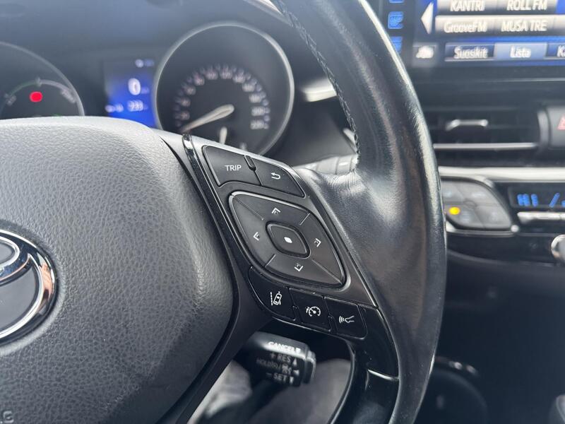 Toyota C-HR vaihtoauto