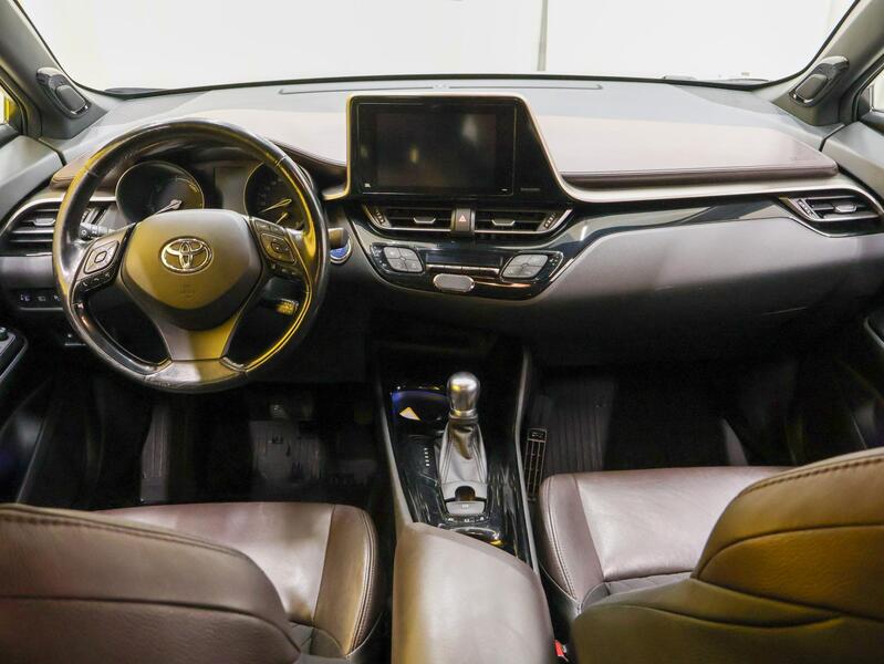 Toyota C-HR vaihtoauto