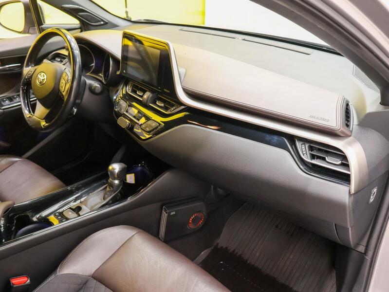 Toyota C-HR vaihtoauto