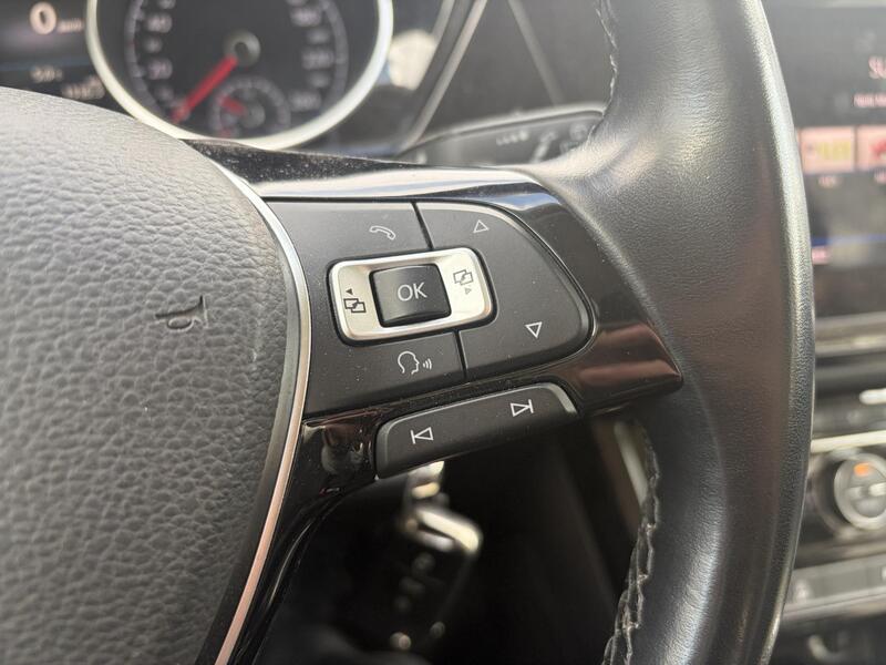 Volkswagen Touran vaihtoauto