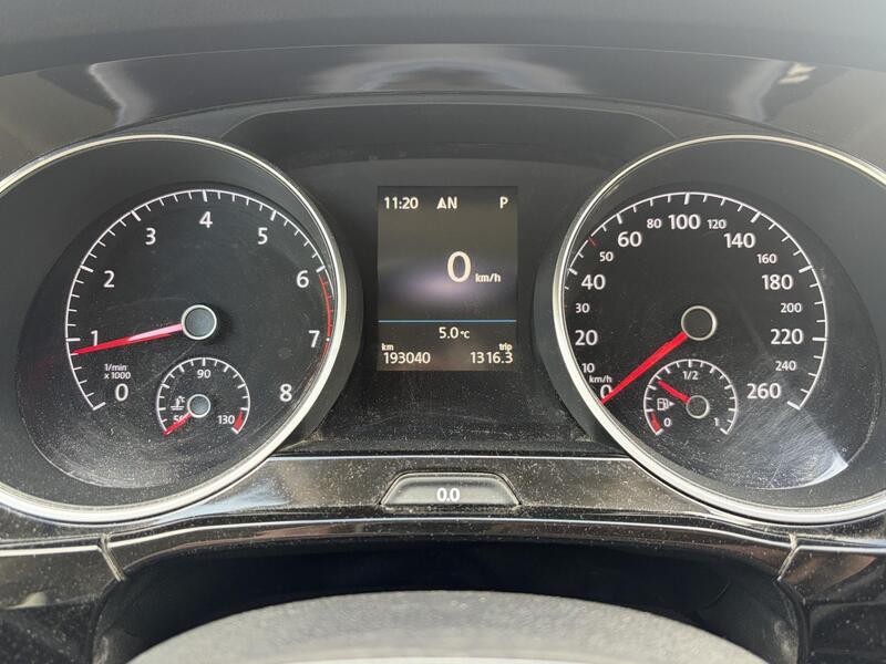 Volkswagen Touran vaihtoauto