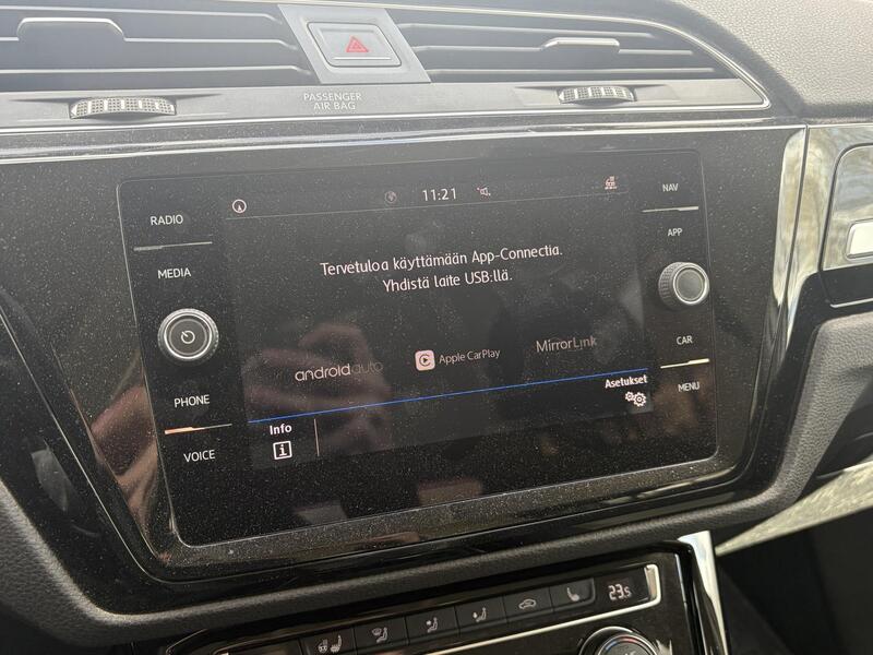 Volkswagen Touran vaihtoauto