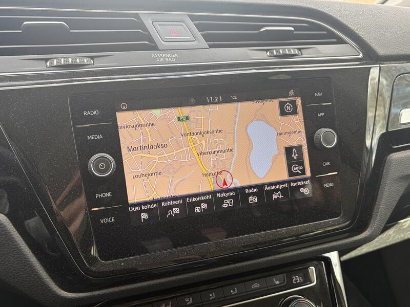 Volkswagen Touran vaihtoauto