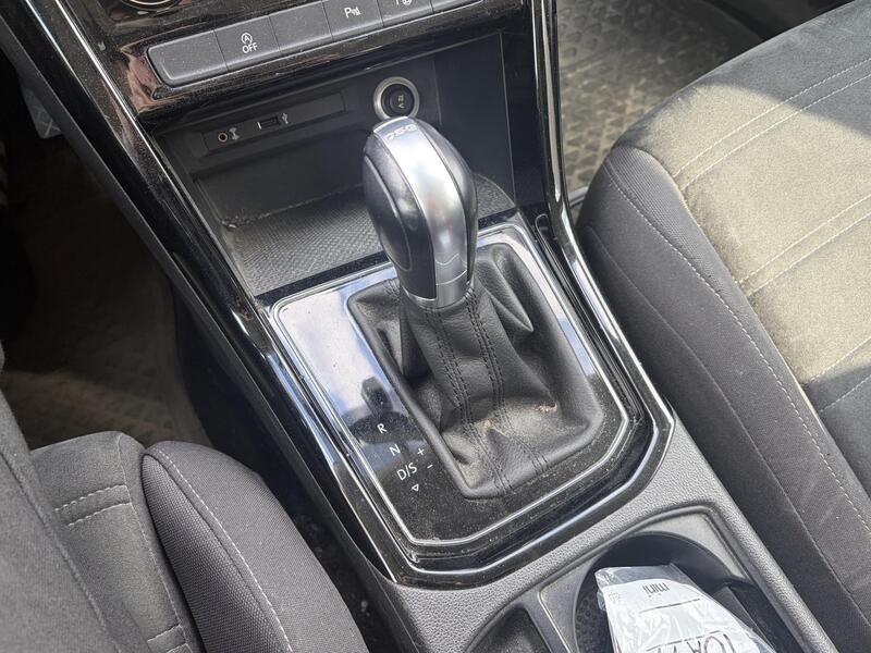 Volkswagen Touran vaihtoauto