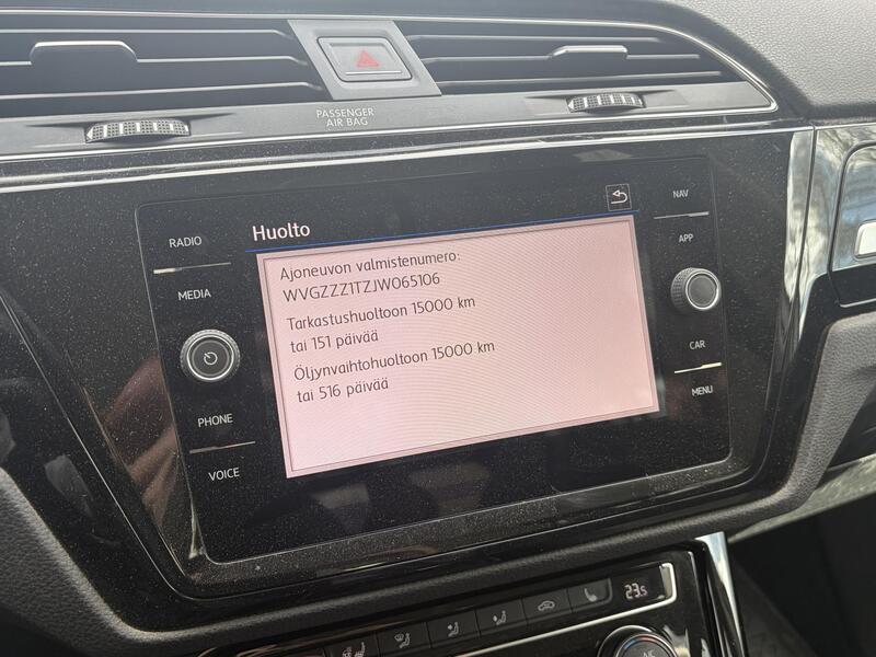 Volkswagen Touran vaihtoauto