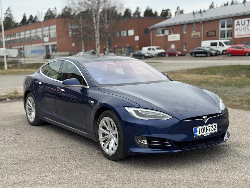 Tesla Model S vaihtoauto