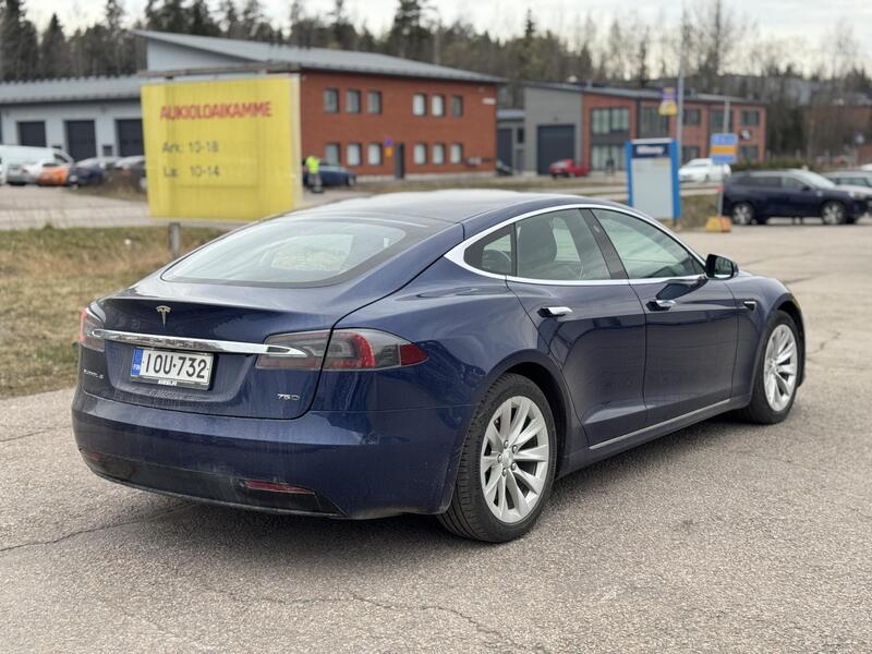 Tesla Model S vaihtoauto