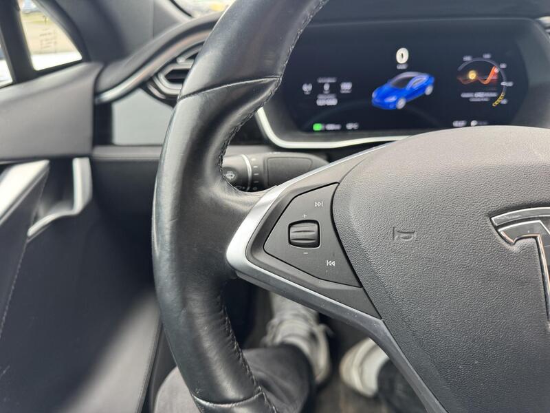 Tesla Model S vaihtoauto