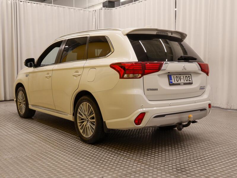 Mitsubishi Outlander PHEV vaihtoauto