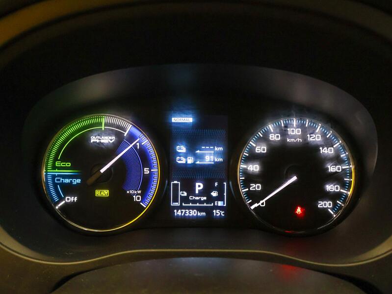 Mitsubishi Outlander PHEV vaihtoauto
