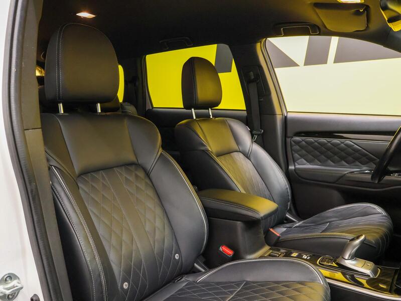 Mitsubishi Outlander PHEV vaihtoauto