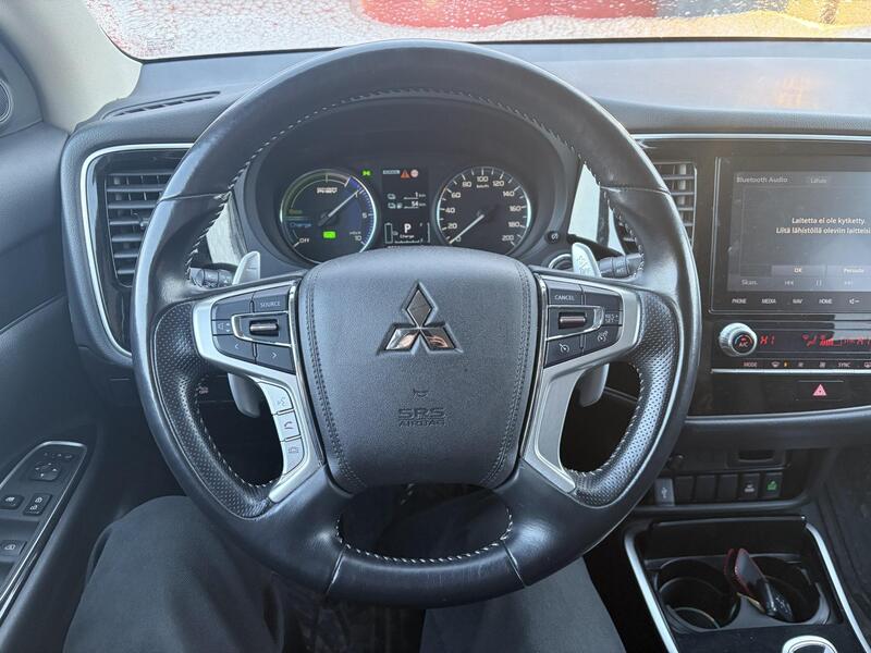 Mitsubishi Outlander PHEV vaihtoauto